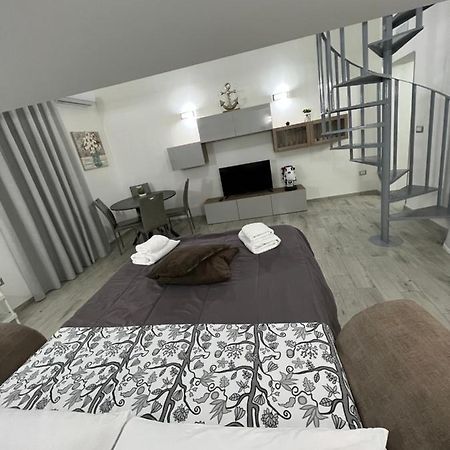 Napoli Centro-La Casa Di Lucio Bed & Breakfast Bagian luar foto