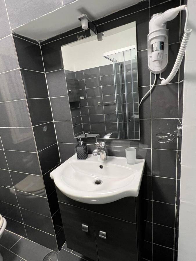 Napoli Centro-La Casa Di Lucio Bed & Breakfast Bagian luar foto