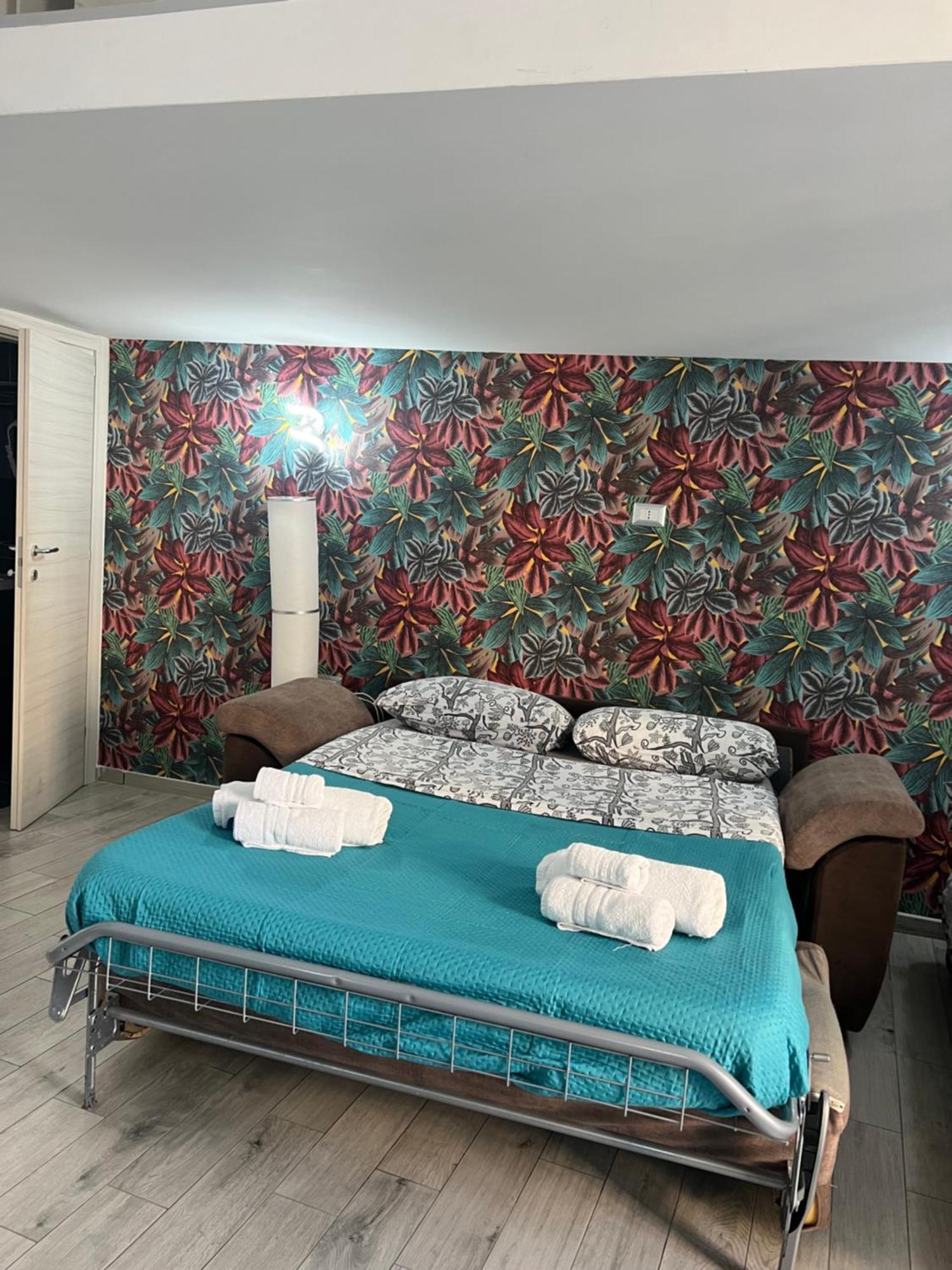 Napoli Centro-La Casa Di Lucio Bed & Breakfast Bagian luar foto