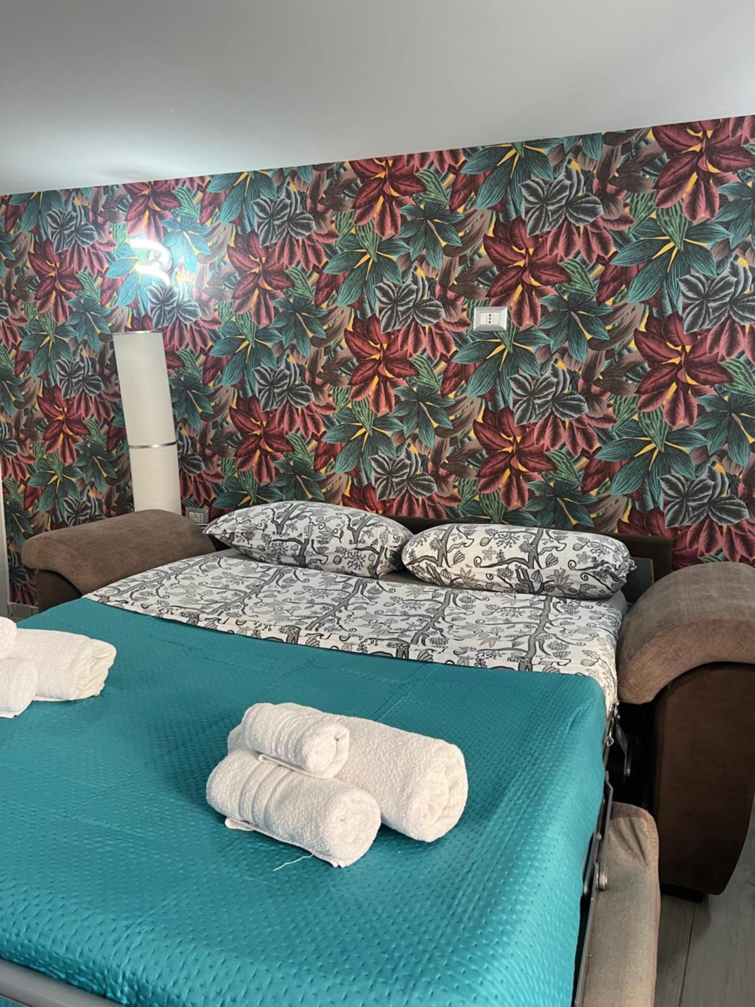 Napoli Centro-La Casa Di Lucio Bed & Breakfast Bagian luar foto
